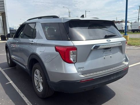 Used 2024 Ford Explorer XLT AWD/4WD image 5