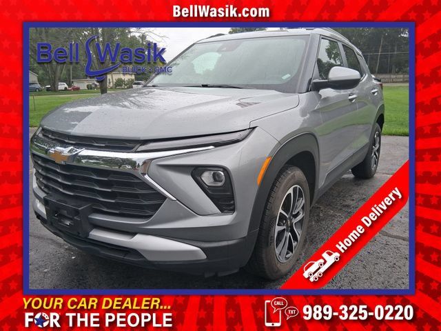 Used 2025 Chevrolet TrailBlazer LT AWD/4WD image 1