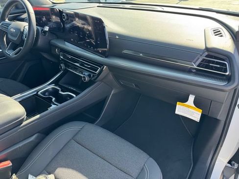 New 2026 Chevrolet Traverse LT FWD image 6
