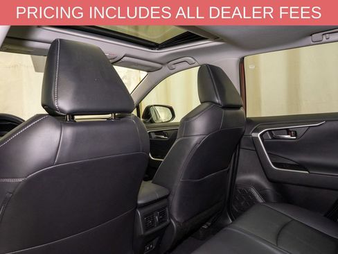 Used 2021 Toyota RAV4 Limited FWD image 10