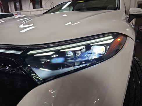 Certified 2023 Mercedes-Benz EQS 580 4MATIC SUV image 33