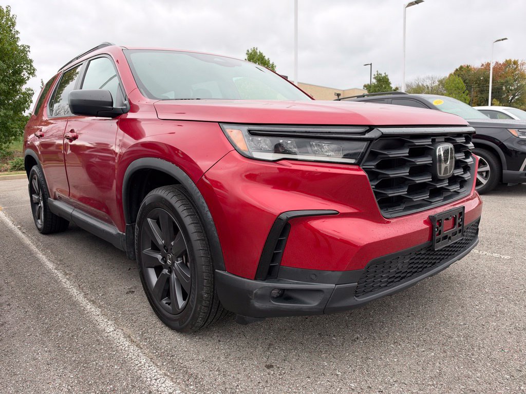 Used 2024 Honda Pilot Sport image 3