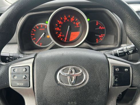 Used 2011 Toyota 4Runner SR5 w/ Convenience Pkg image 10