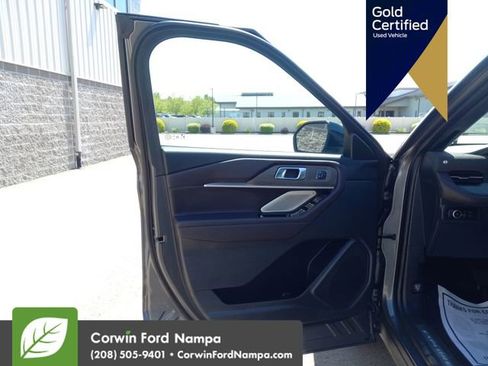 Certified 2025 Ford Explorer Platinum AWD/4WD image 12