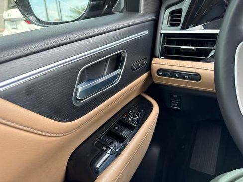 Certified 2025 INFINITI QX80 Sensory AWD/4WD image 28
