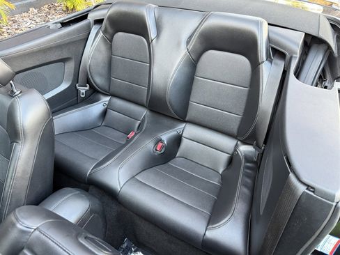 Used 2017 Ford Mustang GT Premium image 19