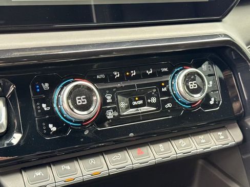 Used 2024 GMC Sierra 1500 AT4X image 21