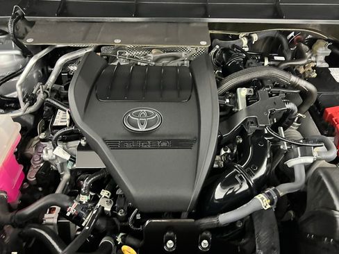 Used 2023 Toyota Highlander Limited image 37