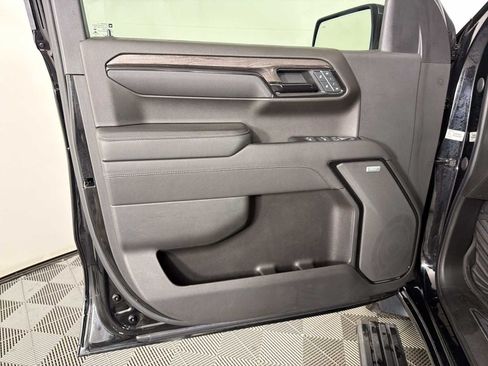 Used 2022 Chevrolet Silverado 1500 LTZ w/ LTZ Premium Package AWD/4WD image 9