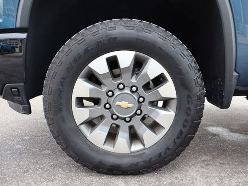 Used 2024 Chevrolet Silverado 2500 Custom w/ Custom Value Package image 28