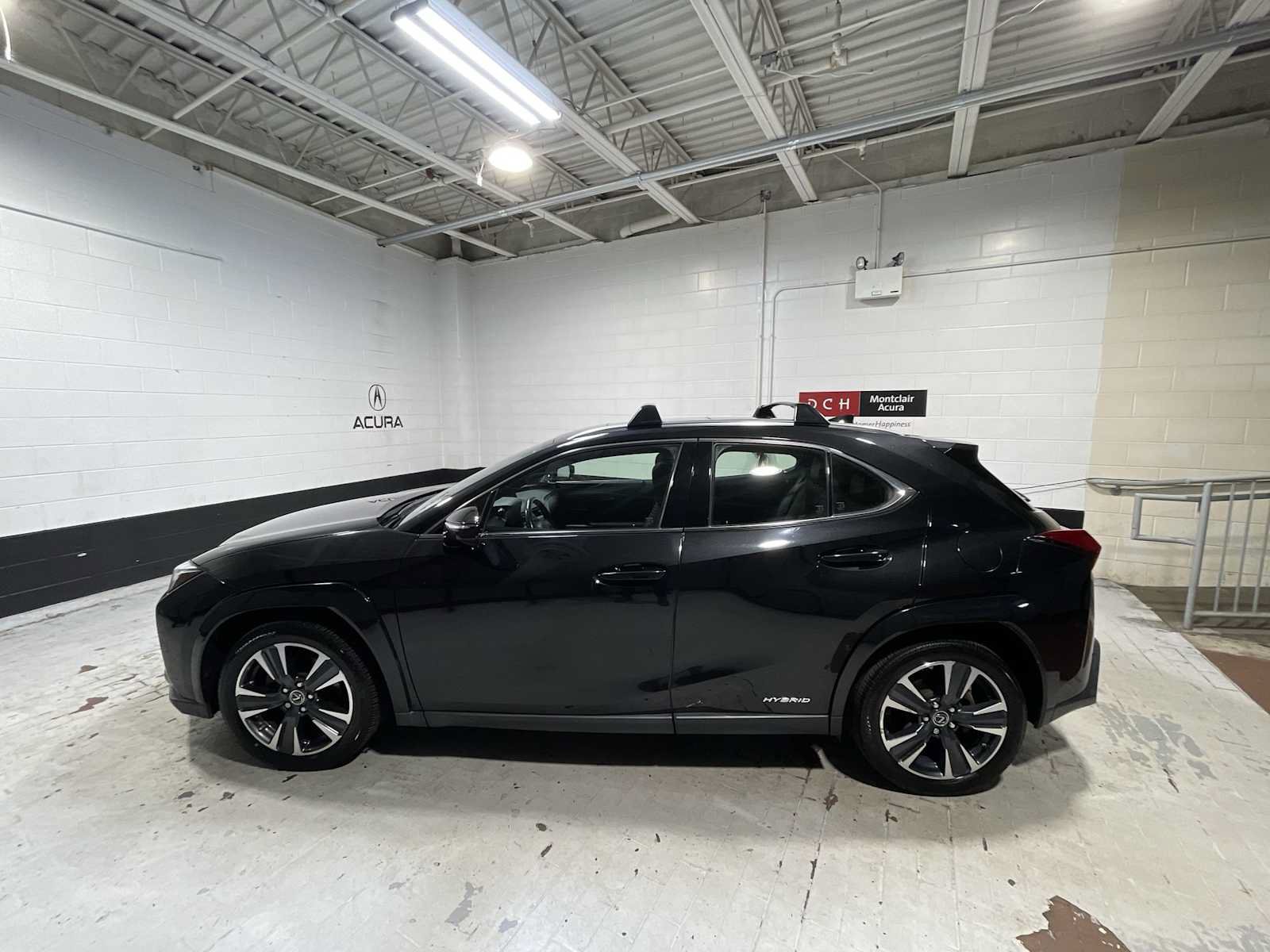 Used 2022 Lexus UX 250h w/ Premium Package AWD/4WD image 3