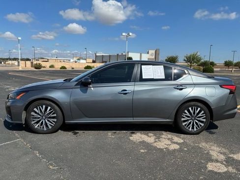 Certified 2023 Nissan Altima 2.5 SV FWD image 3