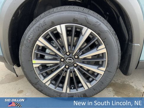 New 2026 Nissan Pathfinder Platinum image 11