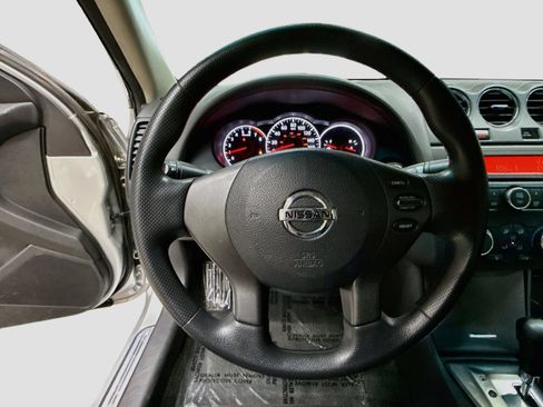 Used 2011 Nissan Altima 2.5 S FWD image 14