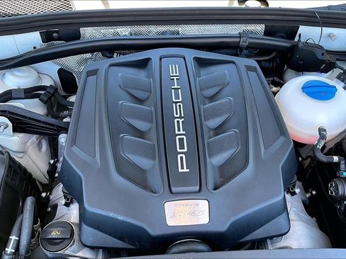Used 2018 Porsche Macan S AWD/4WD image 30