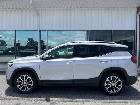 Used 2019 GMC Terrain SLT w/ Preferred Package FWD image 1