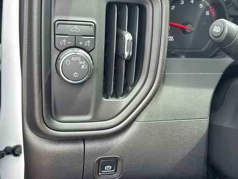 Certified 2025 Chevrolet Silverado 1500 W/T RWD image 18