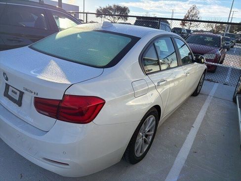 Used 2018 BMW 320i Sedan w/ Convenience Package image 5