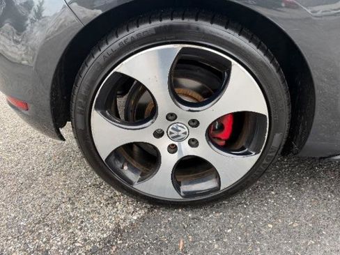 Used 2010 Volkswagen GTI 2-Door image 13