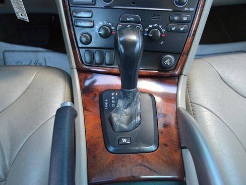Used 2005 Volvo XC70 AWD/4WD image 23