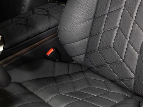 Used 2025 BMW i7 xDrive60 image 54