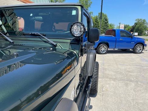 Used 2004 Jeep Wrangler X w/ Convenience Group AWD/4WD image 3