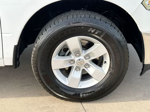 Used 2022 RAM 1500 Classic SLT RWD image 10