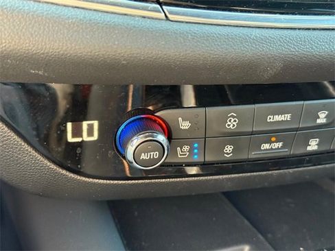 Used 2024 Buick Enclave Premium image 21