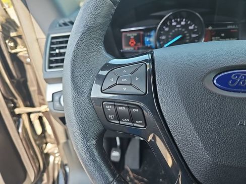 Used 2019 Ford Explorer XLT w/ Equipment Group 202A FWD image 13