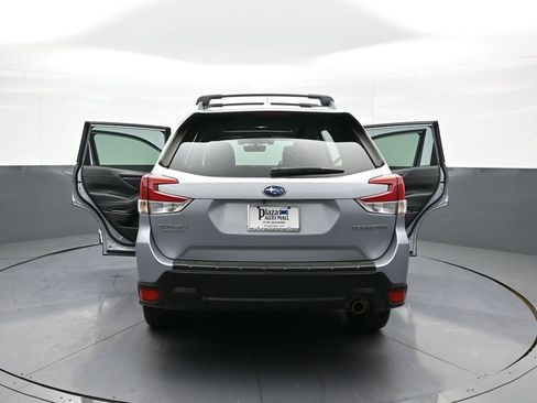 Used 2021 Subaru Forester Limited image 47