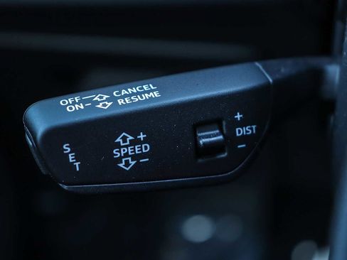 Used 2025 Audi Q6 e-tron Premium w/ Convenience Package image 29