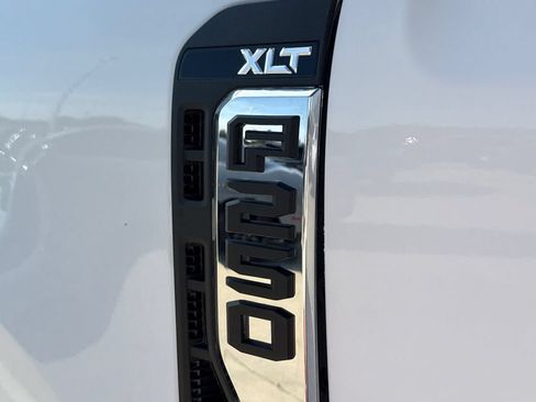 Used 2025 Ford F250 XLT w/ FX4 Off-Road Package AWD/4WD image 6