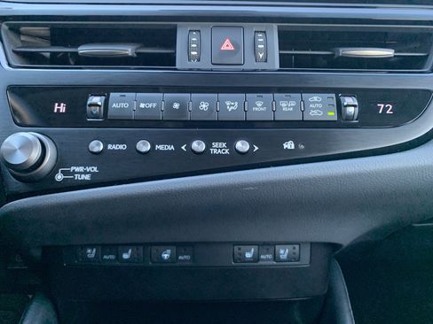 Used 2025 Lexus ES 350 w/ Premium Package image 29