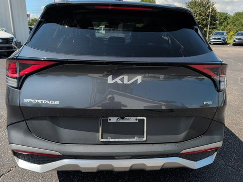 Used 2023 Kia Sportage EX AWD/4WD image 18