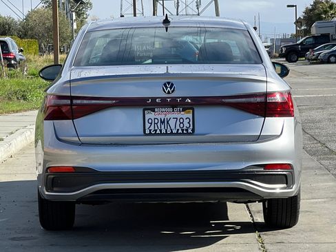 Certified 2025 Volkswagen Jetta Sport image 5