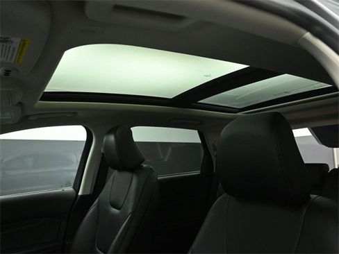 Certified 2022 Ford Edge Titanium w/ Class II Trailer Tow Package image 19