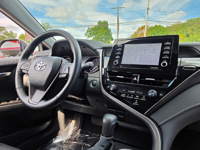 Used 2024 Toyota Camry SE w/ Cold Weather Package AWD/4WD image 13