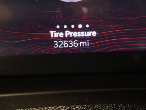 Used 2023 Jeep Grand Cherokee Limited w/ Luxury Tech Group II image 39