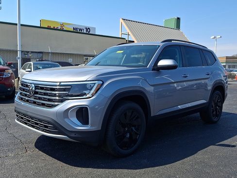 New 2026 Volkswagen Atlas SE AWD/4WD image 2