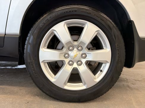 Used 2017 Chevrolet Traverse LT w/ Style and Technology Package FWD image 10