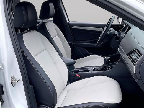 Used 2021 Volkswagen Jetta R-Line image 23