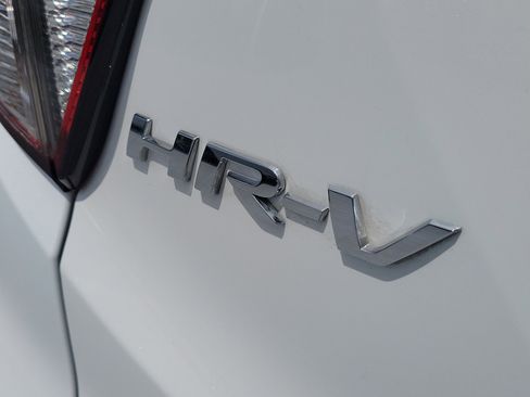 Used 2022 Honda HR-V EX image 8