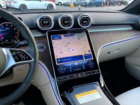 Used 2025 Mercedes-Benz C 300 4MATIC Sedan image 5