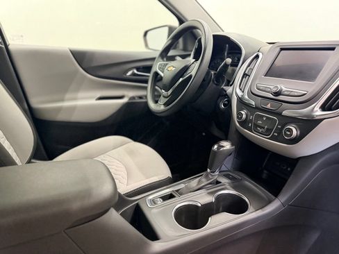 Used 2020 Chevrolet Equinox LS AWD/4WD image 16