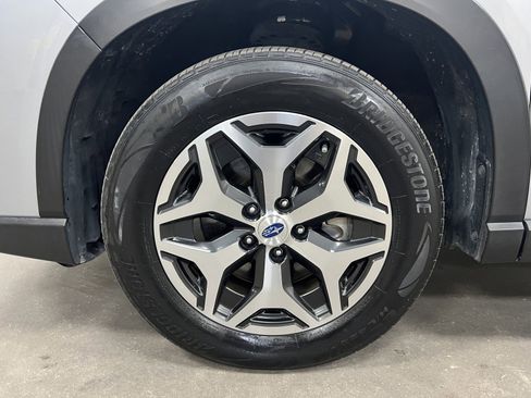 Used 2019 Subaru Forester Premium image 13