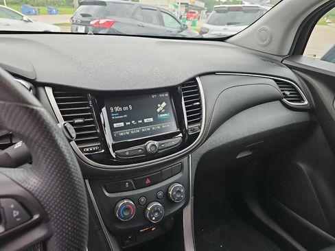 Used 2017 Chevrolet Trax LT w/ LPO, Protection Package AWD/4WD image 12