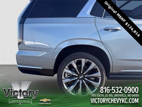 Used 2025 Cadillac Escalade Premium Luxury Platinum image 23