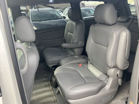 Used 2004 Toyota Sienna XLE image 14