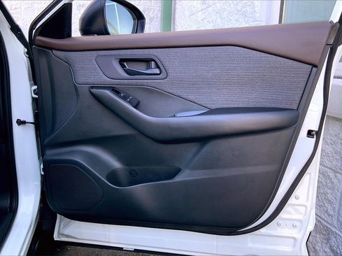 Certified 2023 Nissan Rogue S image 27