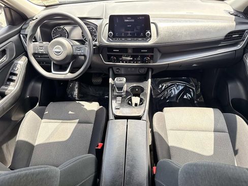 Certified 2024 Nissan Rogue SV FWD image 17